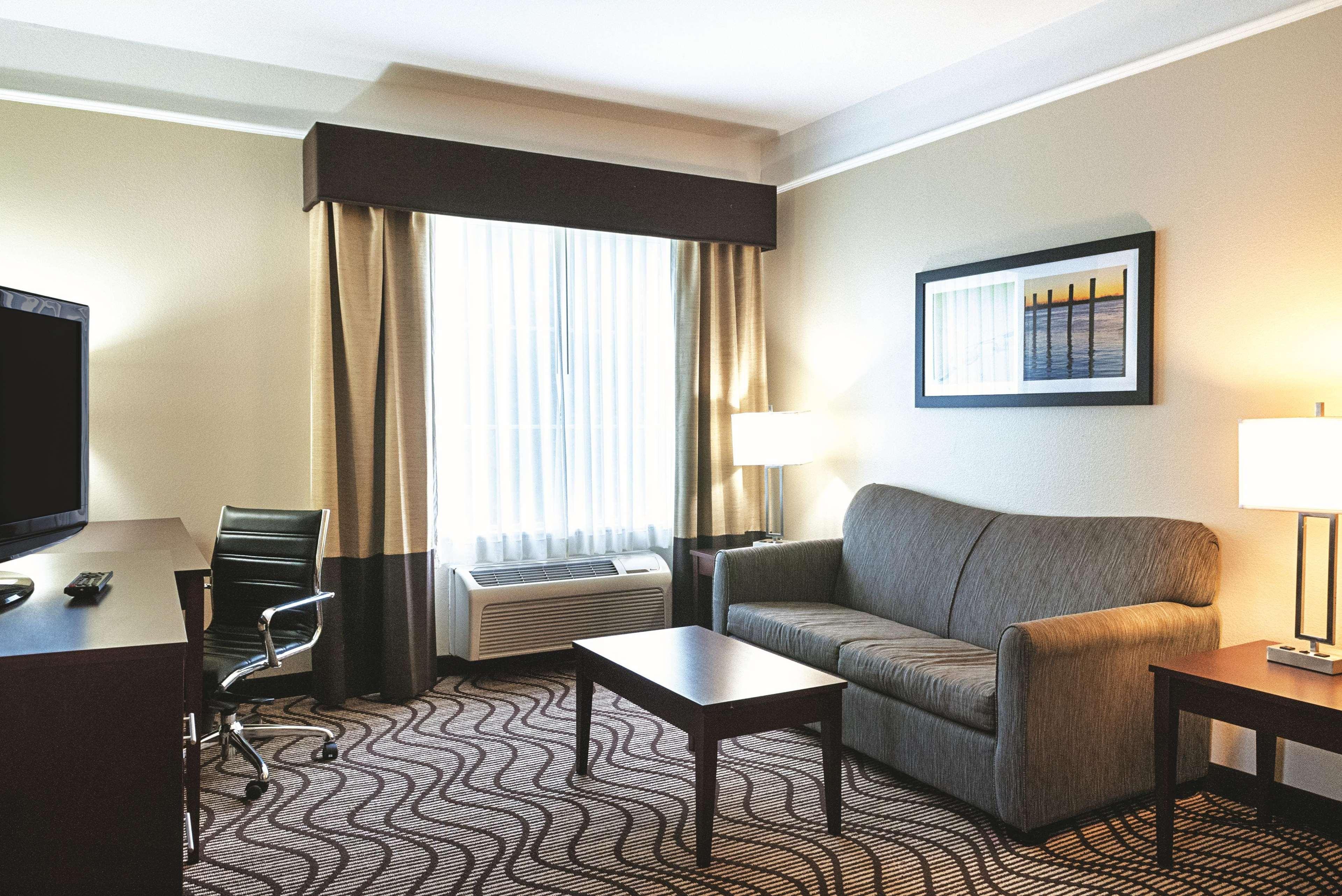 La Quinta By Wyndham Houma Hotell Exteriör bild