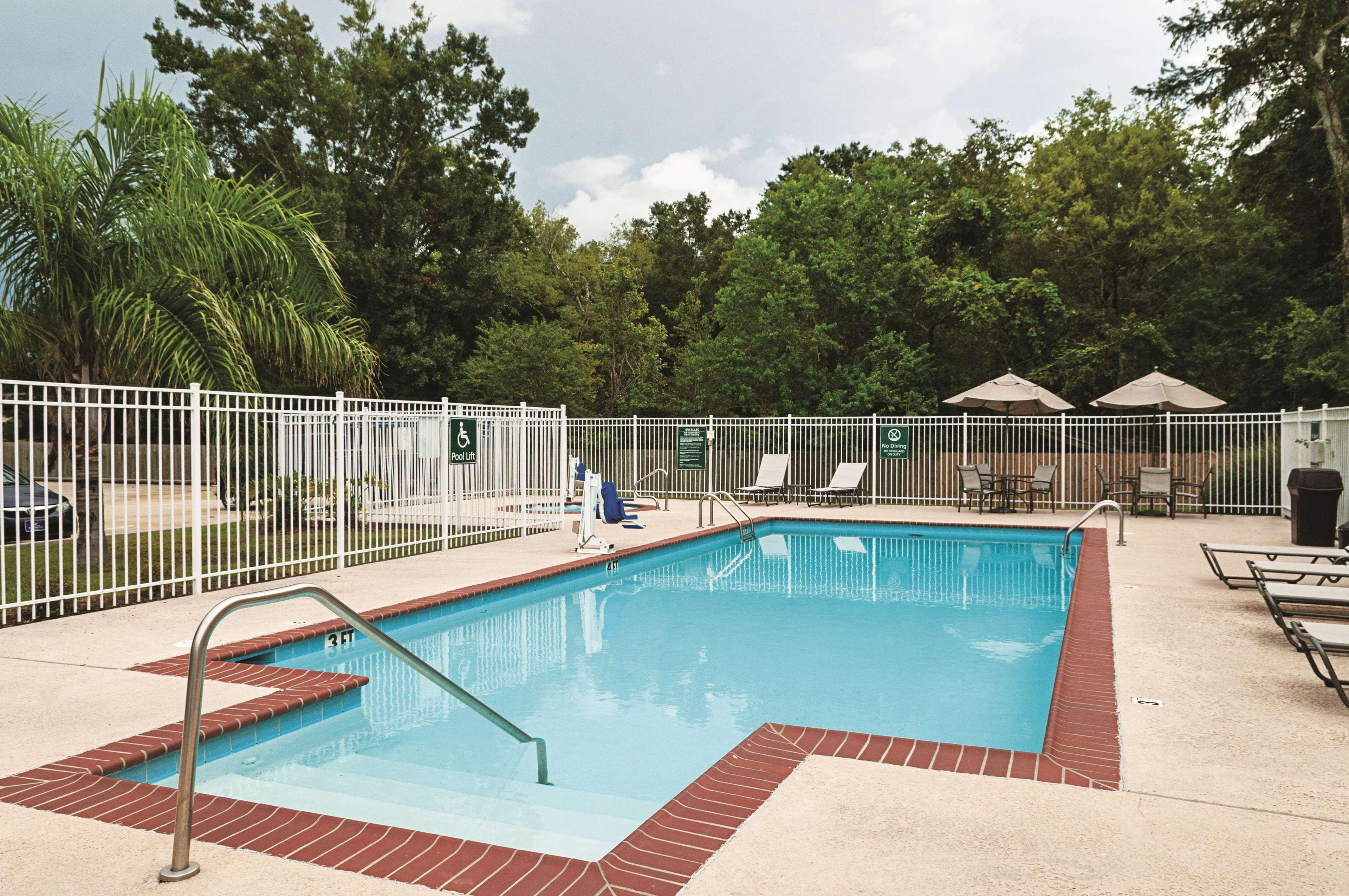 La Quinta By Wyndham Houma Hotell Exteriör bild